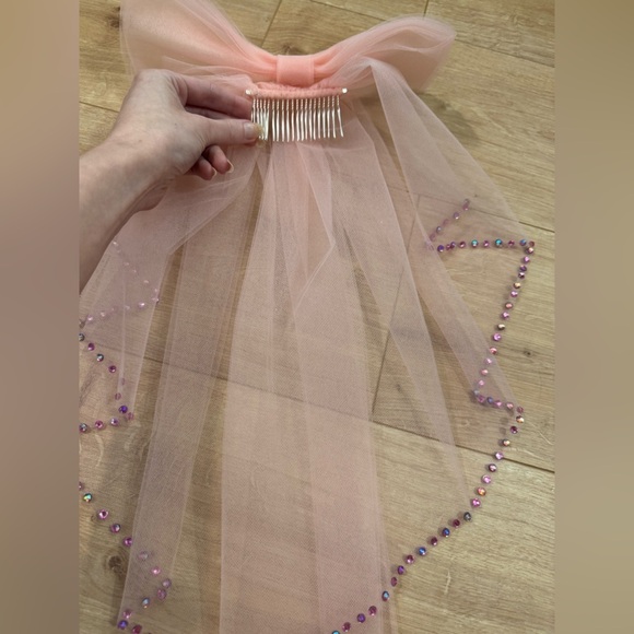 Peach Pink Bridal Veil with Bow and Rhinestones - Picture 6 of 6